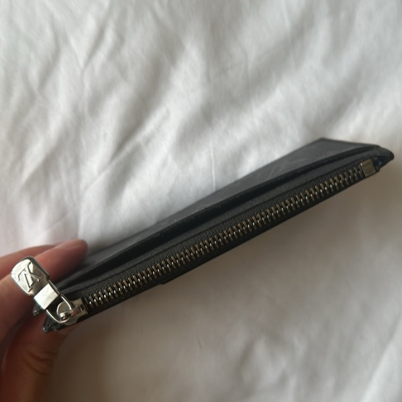 Louis Vuitton Coin Card Holder in Reverse Monogram - Picture 5 of 8